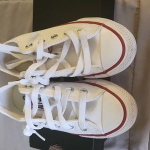 Converse low top white little kids size 10.5 boys sneakers